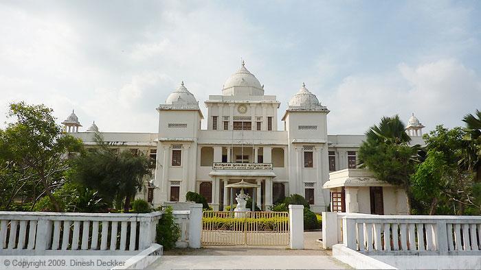 Sai Holiday Inn Jaffna Bagian luar foto