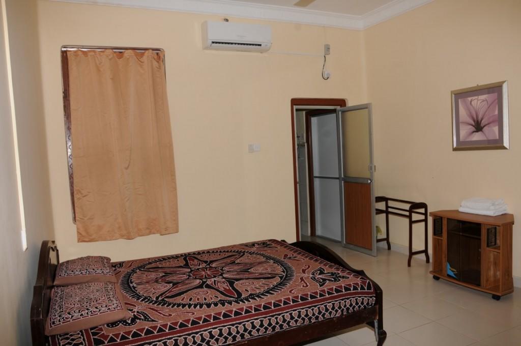 Sai Holiday Inn Jaffna Bagian luar foto