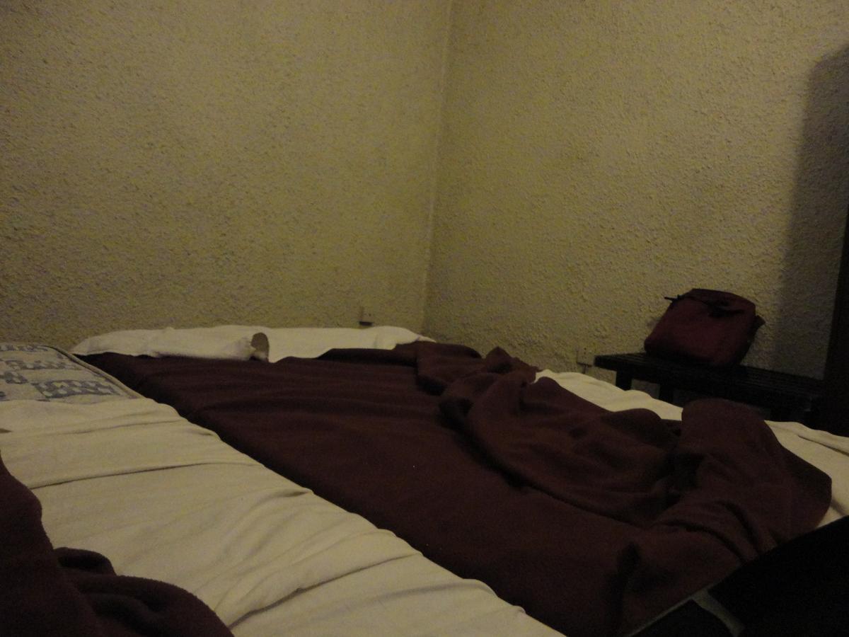 Sai Holiday Inn Jaffna Bagian luar foto
